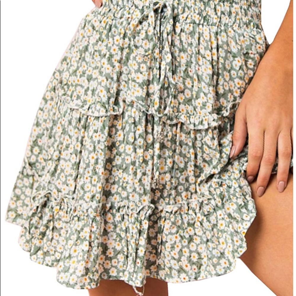Floral ruffle mini skirt